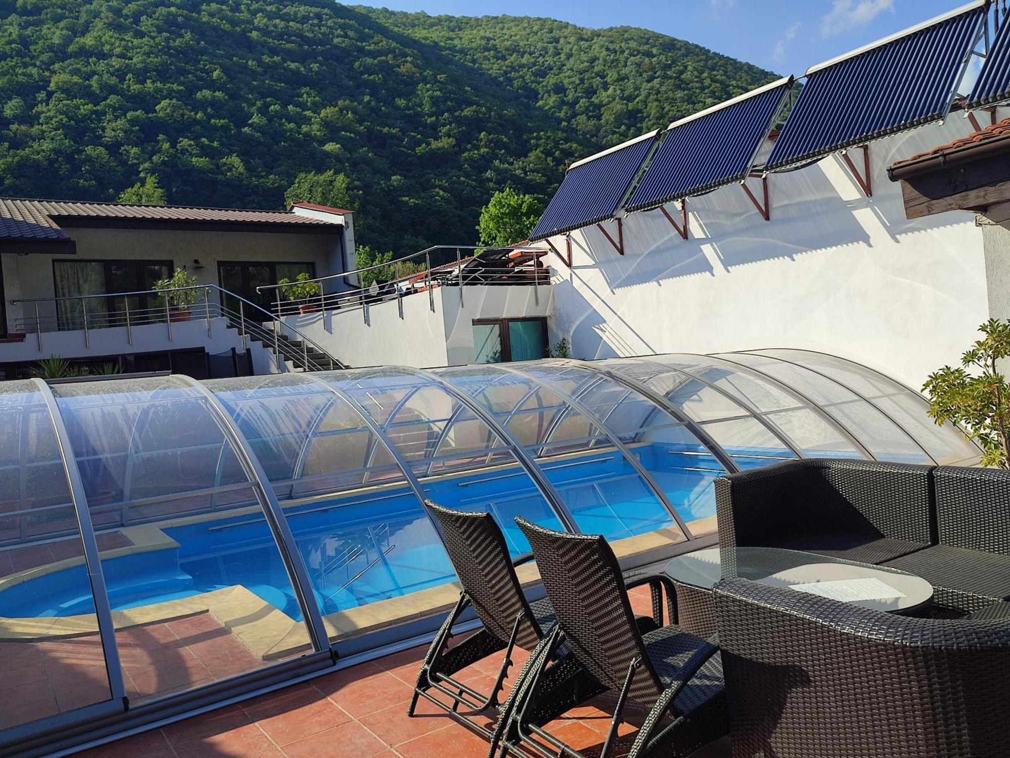 Pensiunea La Dolce Vita Băile Herculane Exterior foto
