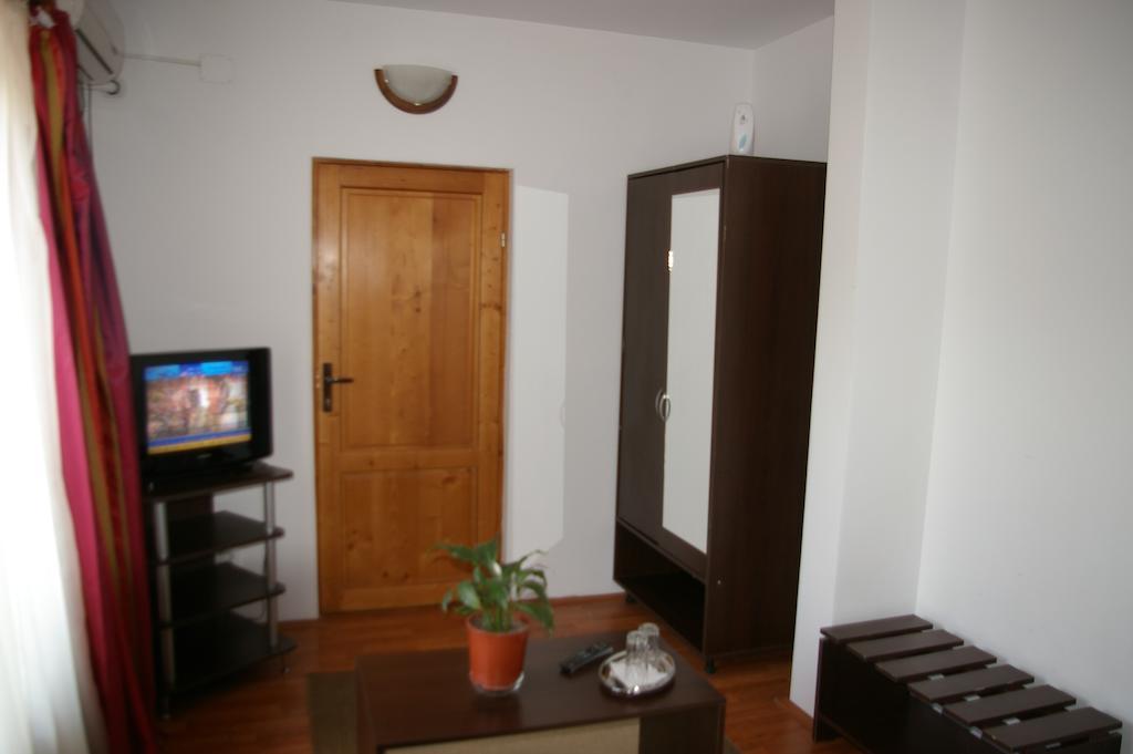Pensiunea La Dolce Vita Băile Herculane Exterior foto