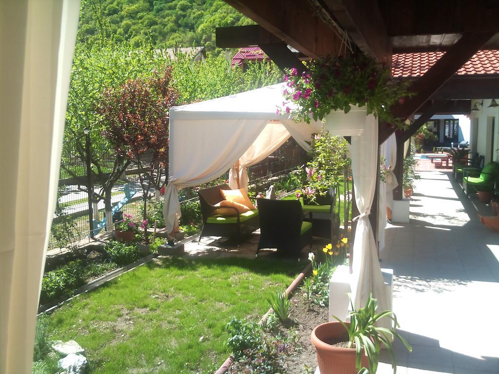 Pensiunea La Dolce Vita Băile Herculane Exterior foto