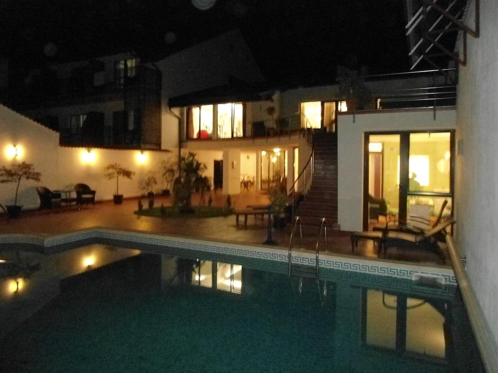 Pensiunea La Dolce Vita Băile Herculane Exterior foto