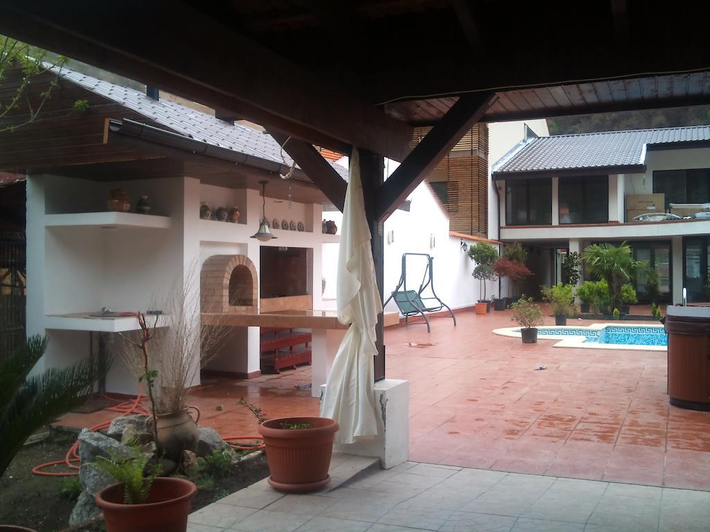 Pensiunea La Dolce Vita Băile Herculane Exterior foto